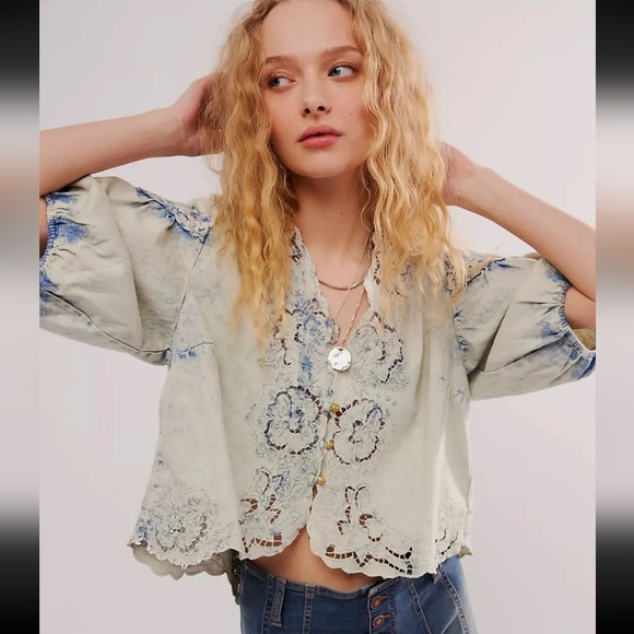 Free People Tops - Free people Corina denim top Beautiful!